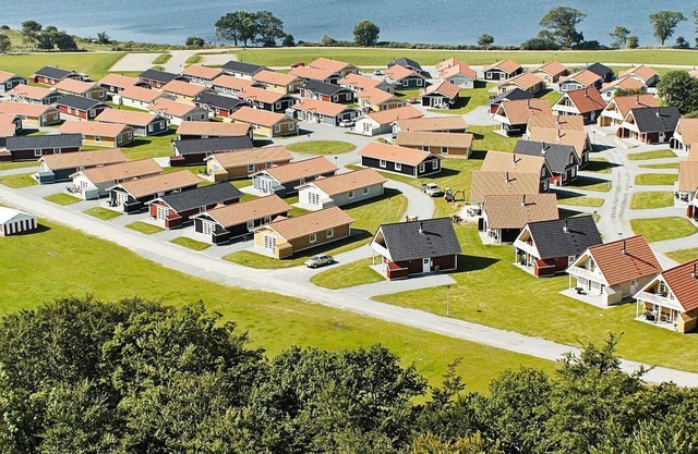 8 person holiday home on a holiday park in Gråsten
