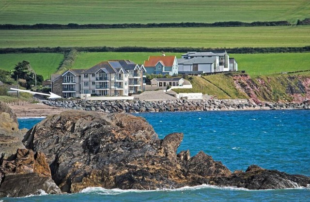 8 Thurlestone Rock - Three Bedroom House, Sleeps 6