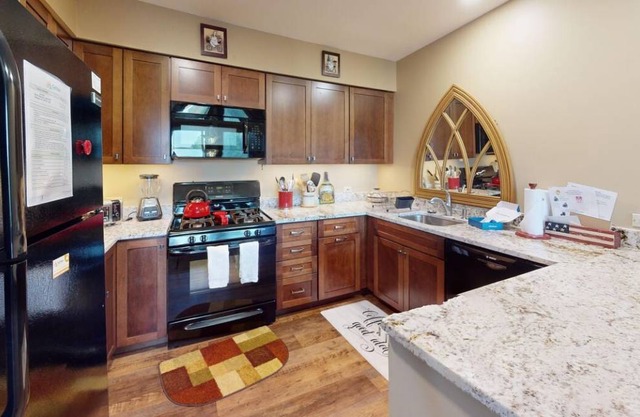 Sunrise Mountain Village 