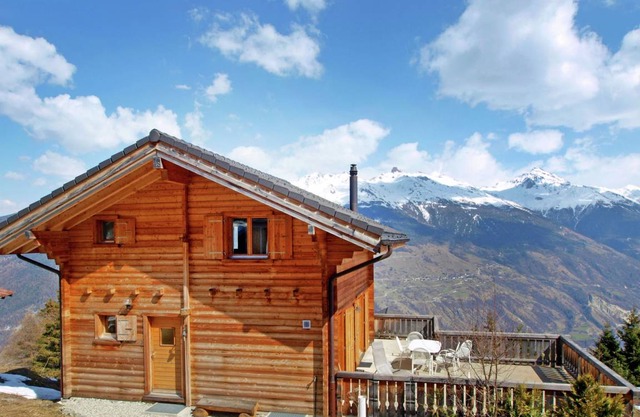 A luxurious 6 person chalet with superb view.