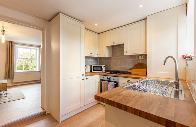 Abbey Farm Cottage | Walking distance to the beach!