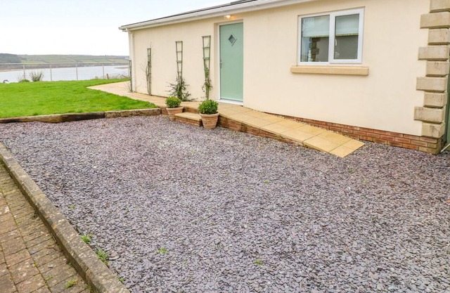 ABERFA, pet friendly, luxury holiday cottage in Ferryside