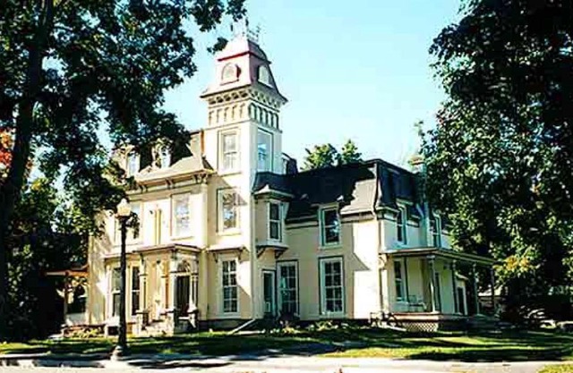 Absolute 1000 Islands Monthly Suites