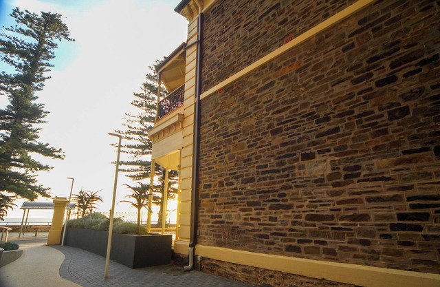 Adelaide's Seaside Location - Glenelg Beach: Seafield Apartment No. 6, Upstairs