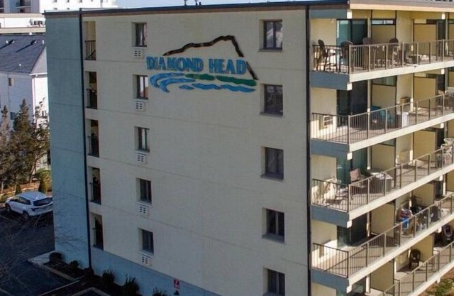 Adorable, highly-amenitized 1-bedroom oceanfront condo with free WiFi, HBO, and an outdoor pool located steps from the beach!
