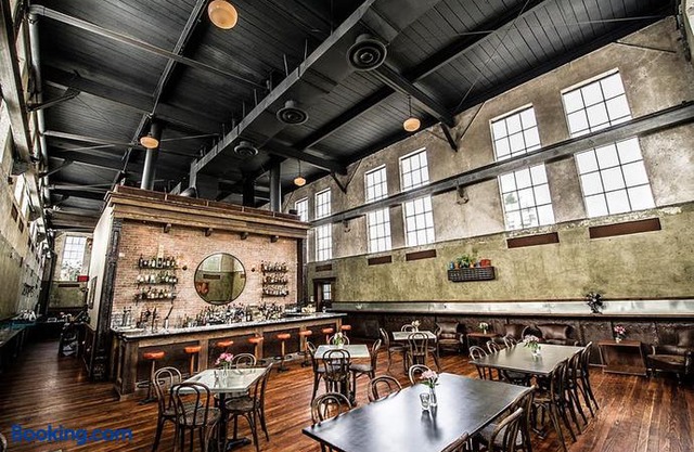 Adorable Historic Downtown Apartment