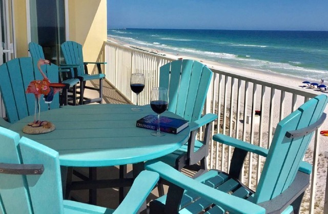 Affordable Luxury @ Sea Dunes 3BR/3BA Gulf Front End Unit Free Chairs & Umbrella