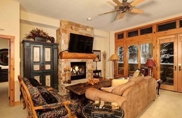All Resort Fees Included | Ski-in/Ski-out Mountain Condo | Shared Outdoor Hot Tub + Outdoor Pool