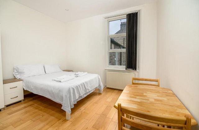 Amazing 1 Bed Studio Flat in Kilburn near West Hampstead for 2 people