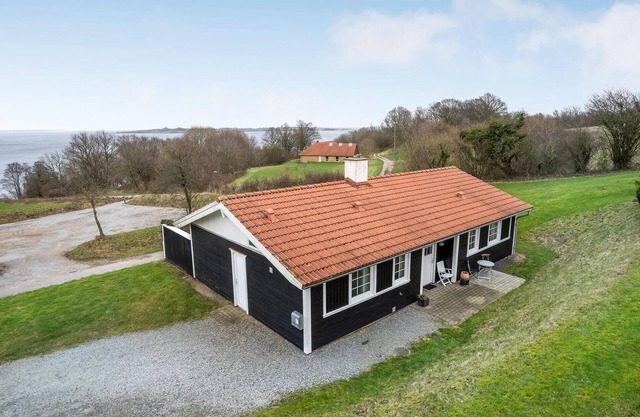 Amazing home in Aabenraa with sauna