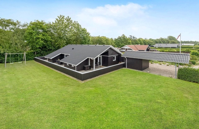 Amazing home in Hemmet with sauna