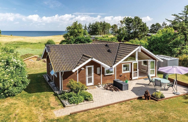 Amazing home in Kalundborg with kitchen