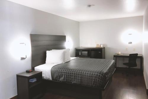 Sky Palace Inn 