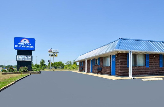 Americas Value Inn Sullivan 