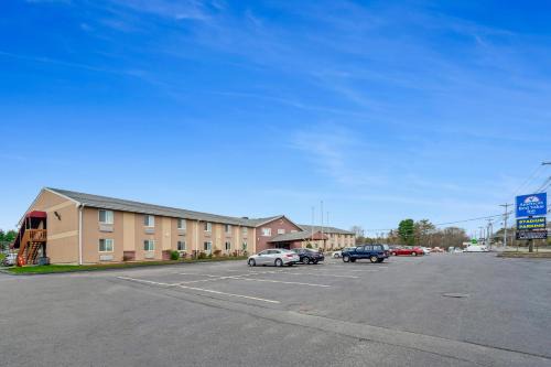 Americas Value Inn Foxboro 