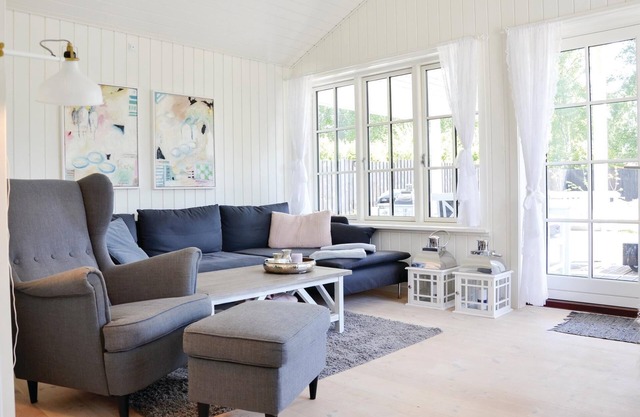 An incredibly beautiful and spacious cottage med a beautiful undisturbed garden.