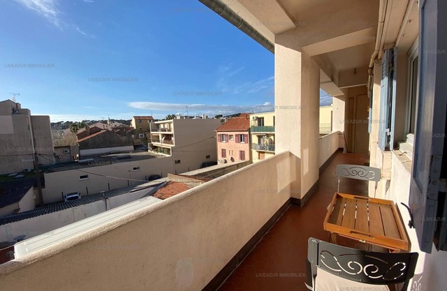 Apartment 2 bedroom downtown with closed terrace for 6 WIFI