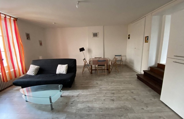 Apartment 200m from Saint Roch Spa with Free Parking and WiFi