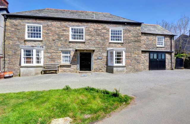 Apartment ∙ 3 bedrooms ∙ 6 guests