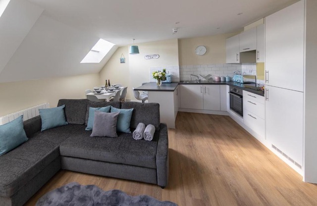 Apartment 8, Isabella House, Aparthotel, By RentMyHouse