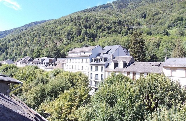 Apartment Bagnères-de-Luchon, 2 bedrooms, 4 persons