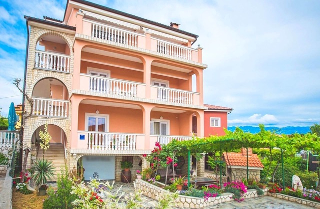 Apartment Danijel, (15698), Lopar, hr