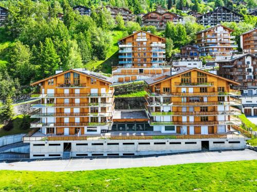 Apartment Domaine des Reines D1A by Interhome