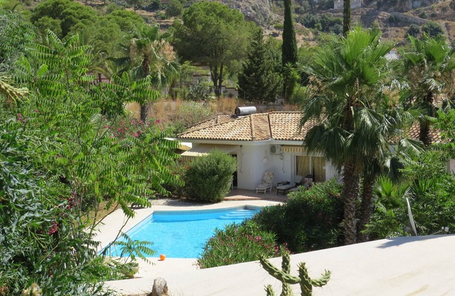 Apartment for 4 people in a finca with sea views