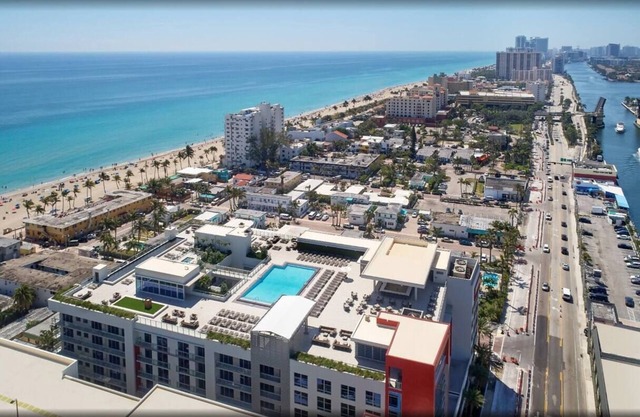Apartment in CH. Ocean View, Pool, Parking*
