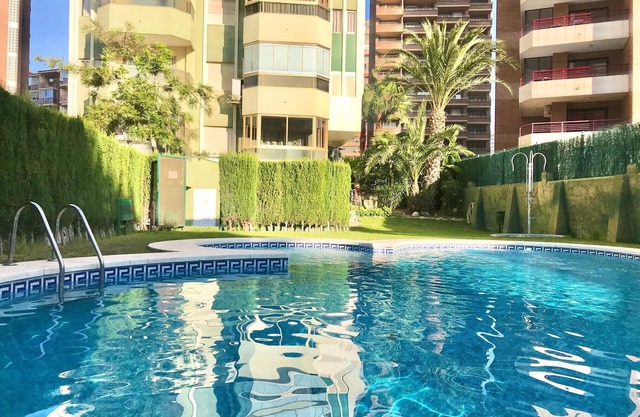 APARTMENT IN LEVANTE BEACH BENIDORM R060