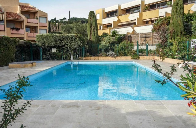 Apartment Les Jardins de Bandol by Interhome