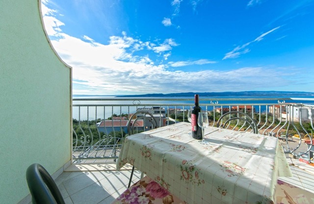 Apartment Marko - amazing sea view: A5(2+3) - Brela, Riviera Makarska, Croatia