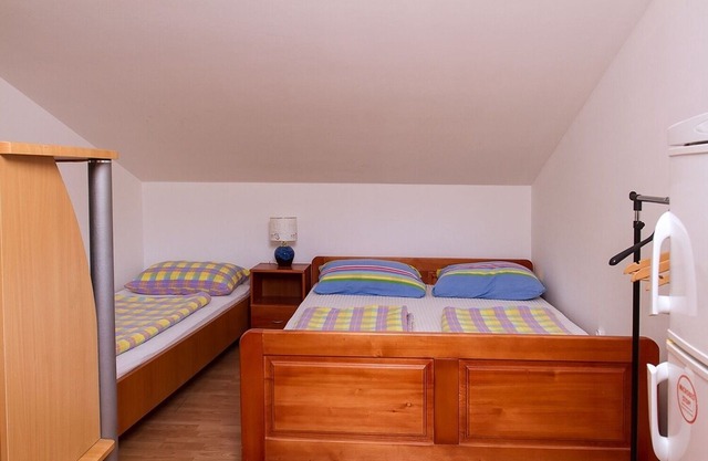 Apartment Super - 50 m from pebble beach: A8 Marija - 1.kat(3+2) - Povljana, Island Pag, Croatia