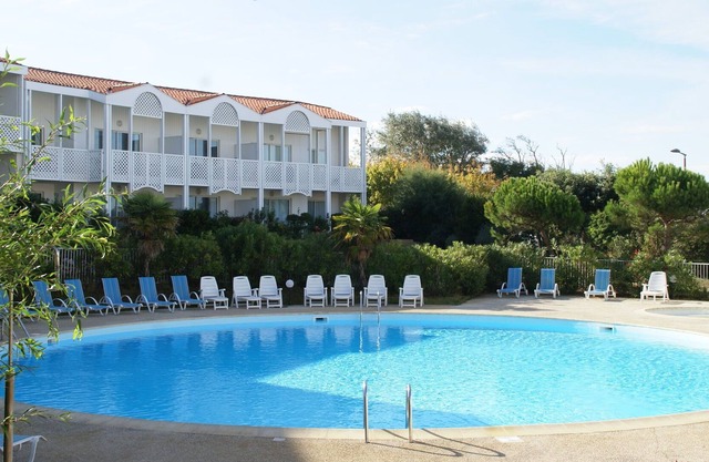 Residence Odalys Les Terrasses De Fort Boyard People 