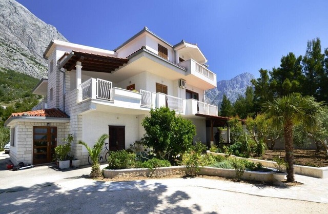 Apartments Ana, (13810), Baška Voda, hr