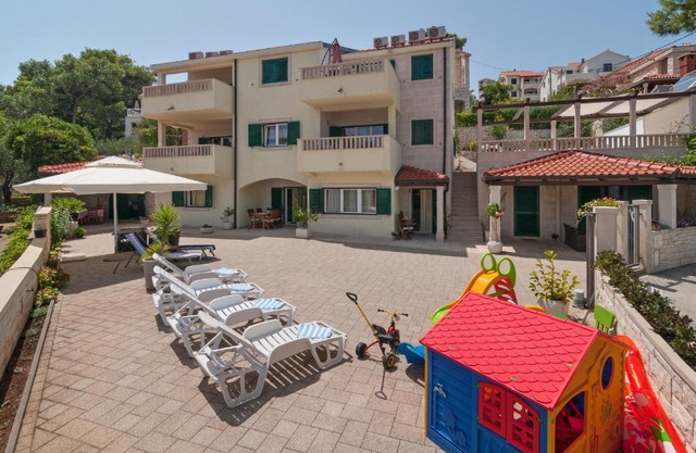 Apartments Lovorka