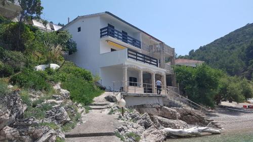 Apartments Teo Ivana 