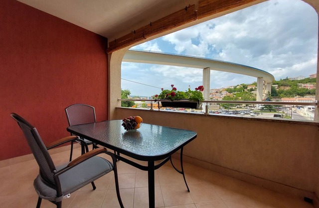 Apartments Zeljko (86411-A4) - Crikvenica