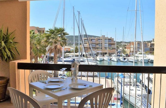 Appartement 3 pièces avec piscine et garage, proche plage - FR-1-251-6