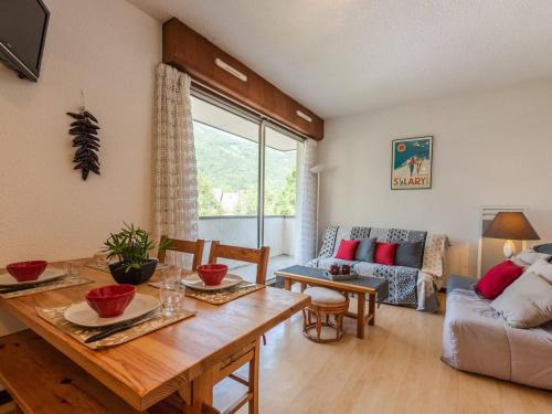 Appartement 4 pers. à Saint-Lary avec parking - FR-1-296-278