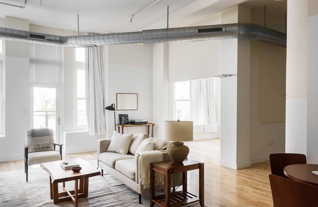 Arch, Dome, Dtown | Artsy Loft + Rooftop | Zencity