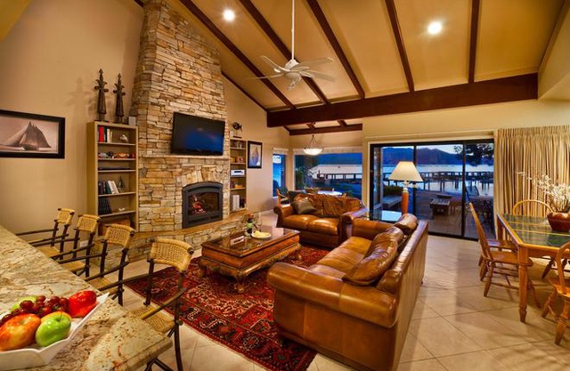 Aston Lakeland Village Beach & Mountain Resort