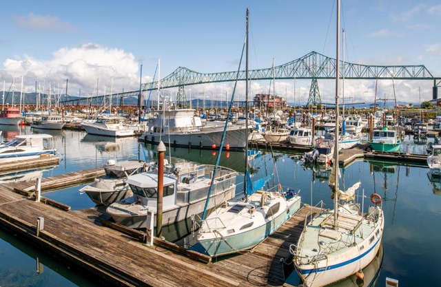 Astoria Riverwalk Inn 