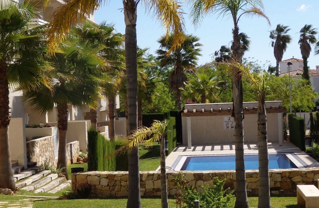 Attractive apartment in Pego with garden