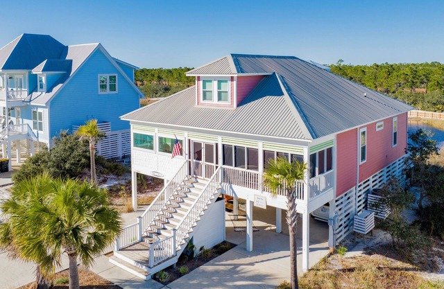 Away Time *Beach Access, 2 Pools*