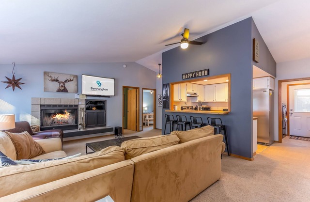 AWBR04 - Walk to Fort Rock, Single Level, Hot Tub, Bikes, BBQ