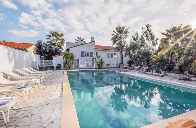 Accommodation Baixas 