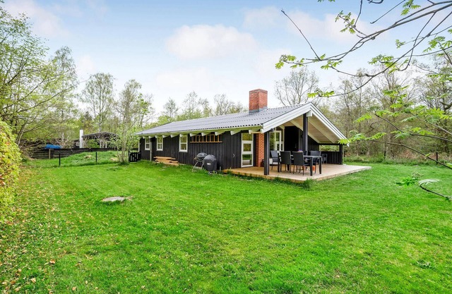 Awesome home in Ebeltoft with kitchen