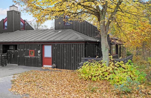 Awesome home in Grenaa with kitchen