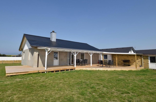 Awesome home in Harboøre with kitchen